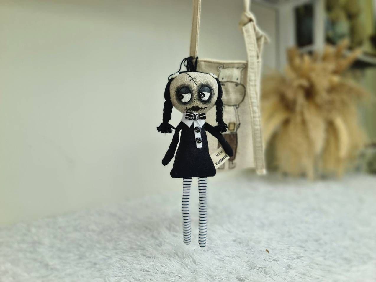 WEDNESDAY   LOVELY  DOLLS - Image 2