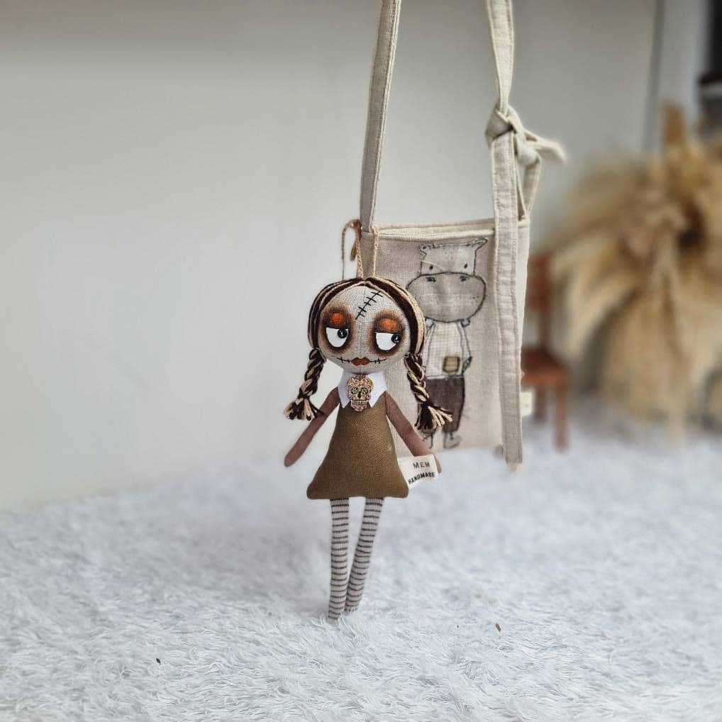 WEDNESDAY LOVELY DOLLS - Image 5